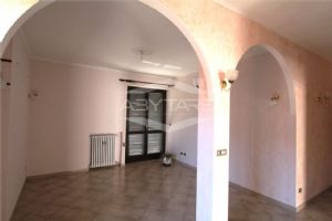 BEINASCO APPARTAMENTO AL PRIMO PIANO CON TERRAZZO