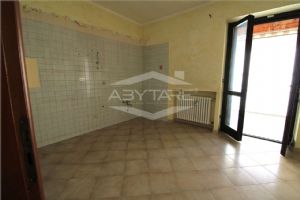 BEINASCO APPARTAMENTO AL PRIMO PIANO CON TERRAZZO