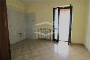 BEINASCO APPARTAMENTO AL PRIMO PIANO CON TERRAZZO