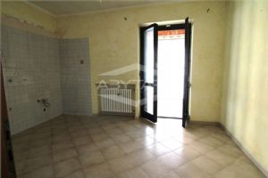 BEINASCO APPARTAMENTO AL PRIMO PIANO CON TERRAZZO