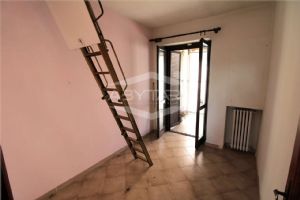 BEINASCO APPARTAMENTO AL PRIMO PIANO CON TERRAZZO