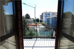 BEINASCO APPARTAMENTO AL PRIMO PIANO CON TERRAZZO