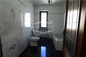 BEINASCO APPARTAMENTO AL PRIMO PIANO CON TERRAZZO