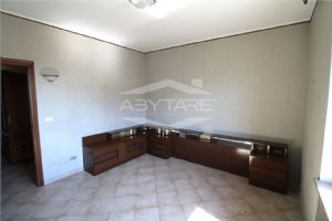 BEINASCO APPARTAMENTO AL PRIMO PIANO CON TERRAZZO