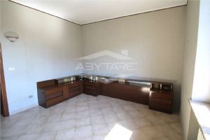 BEINASCO APPARTAMENTO AL PRIMO PIANO CON TERRAZZO