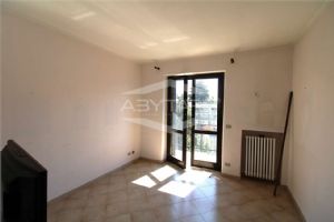 BEINASCO APPARTAMENTO AL PRIMO PIANO CON TERRAZZO