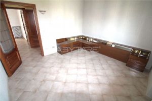 BEINASCO APPARTAMENTO AL PRIMO PIANO CON TERRAZZO