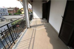 BEINASCO APPARTAMENTO AL PRIMO PIANO CON TERRAZZO