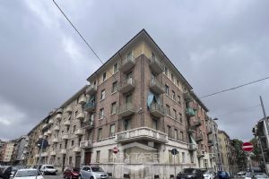 3 locali via Pinelli  - Libero subito!