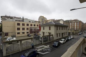 3 locali via Pinelli  - Libero subito!