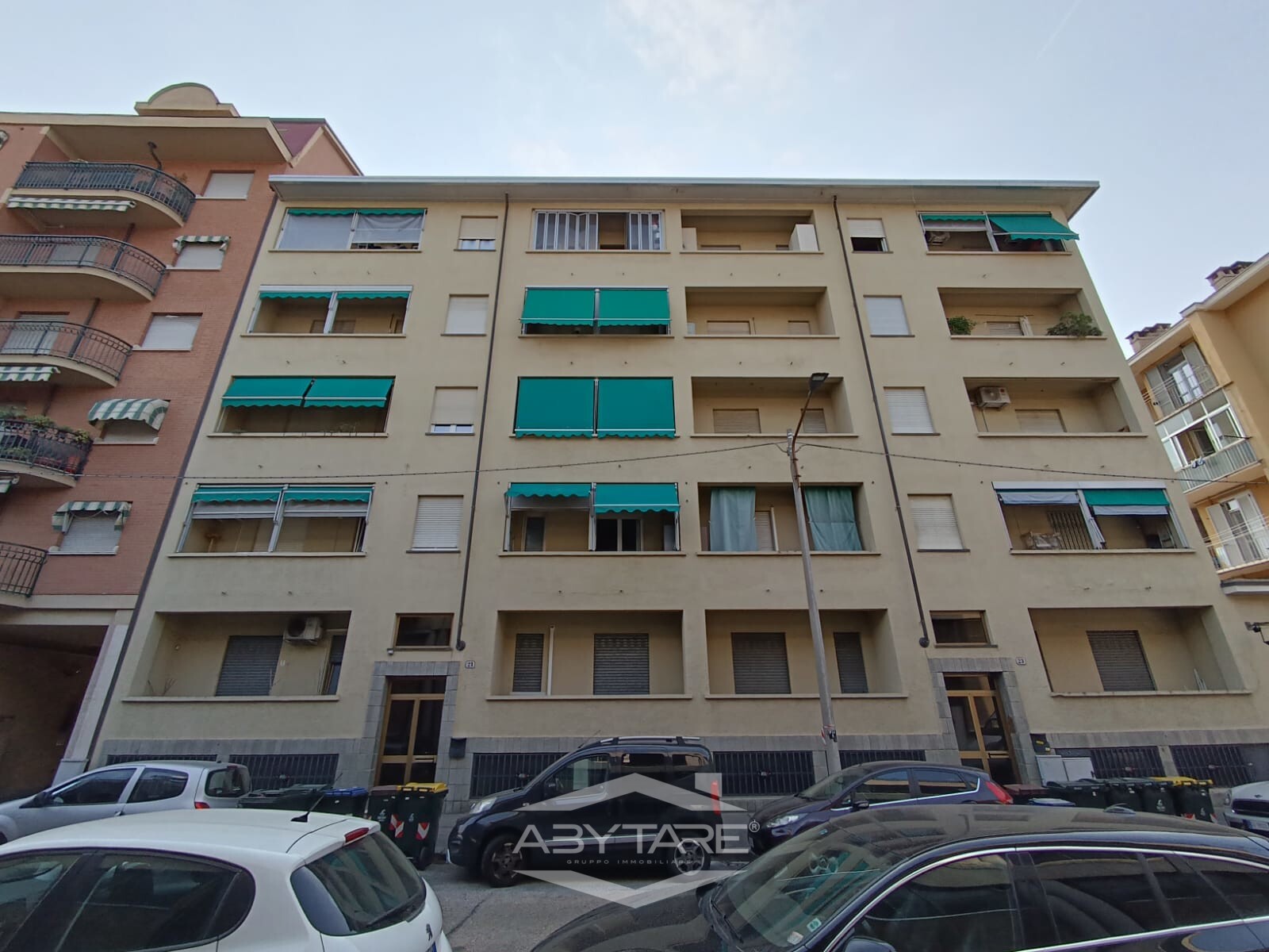 PRESSI PIAZZA CARDUCCI AMPIO 2 LOCALI