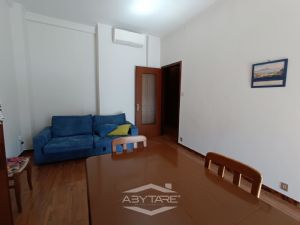 PRESSI PIAZZA CARDUCCI AMPIO 2 LOCALI