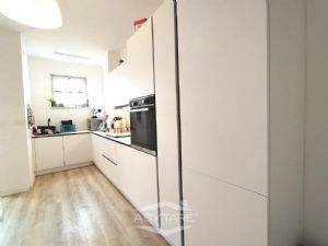 TRILOCALE CON DOPPIA ESPOSIZIONE