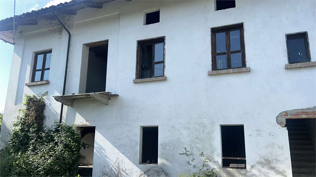FRINCO -CASCINA LIBERA SU 3 LATI