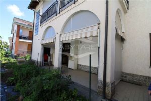 BEINASCO CENTRO VILLA BIFAMILIARE LIBERA SUBITO!