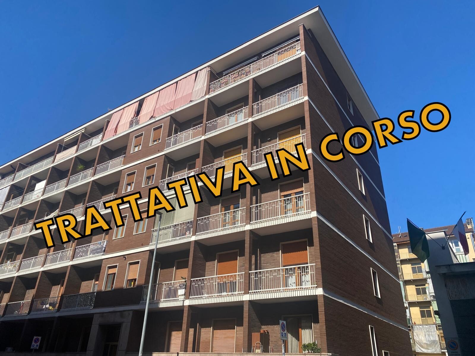 AMPIO 3 LOCALI IN CONTESTO SIGNORILE