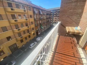 AMPIO 3 LOCALI IN CONTESTO SIGNORILE