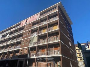 AMPIO 3 LOCALI IN CONTESTO SIGNORILE