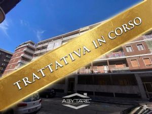 AMPIO 3 LOCALI IN CONTESTO SIGNORILE