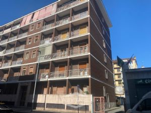 AMPIO 3 LOCALI IN CONTESTO SIGNORILE