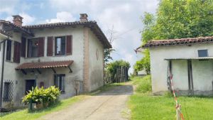MOMBERCELLI-CASCINA LIBERA SU 3 LATI