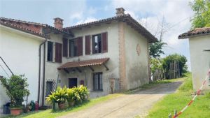 MOMBERCELLI-CASCINA LIBERA SU 3 LATI