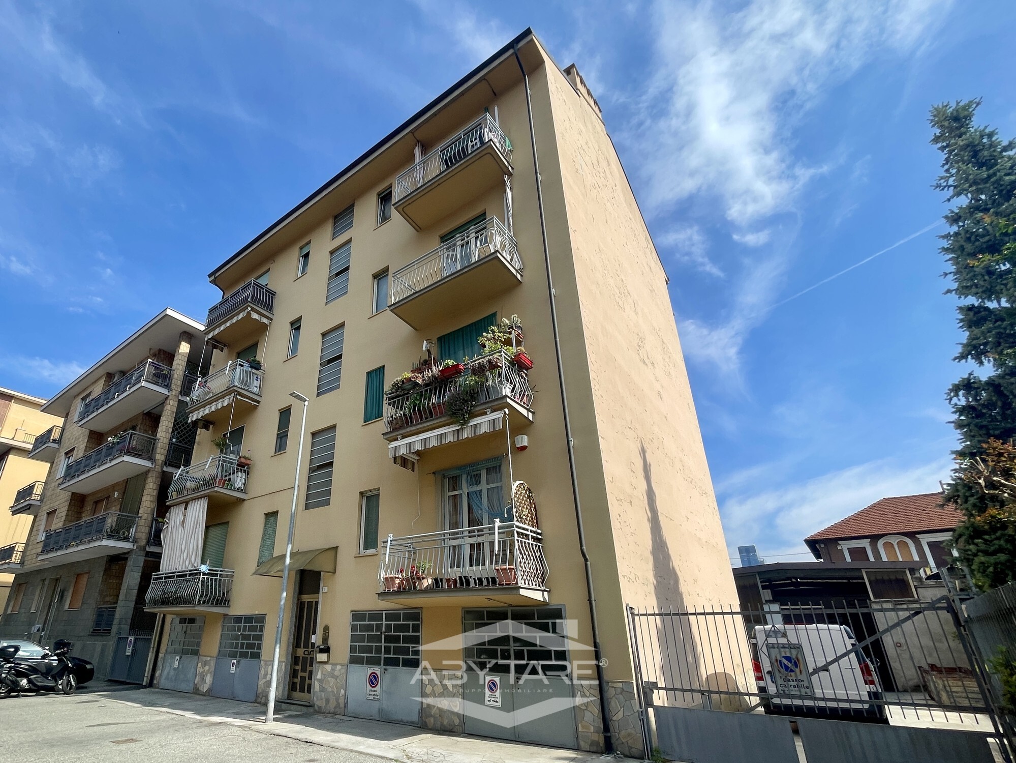 3 locali vendita Moncalieri Via Piave 5