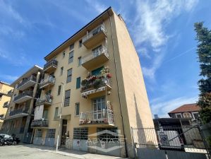 3 locali vendita Moncalieri Via Piave 5