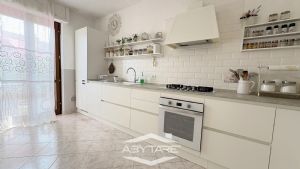 Casa semindipendente con giardino