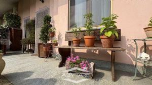 Casa semindipendente con giardino