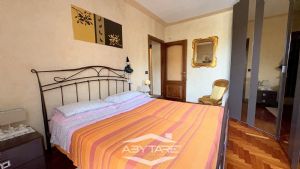 Casa semindipendente con giardino