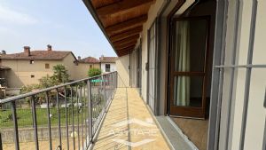 Casa indipendente su tre lati