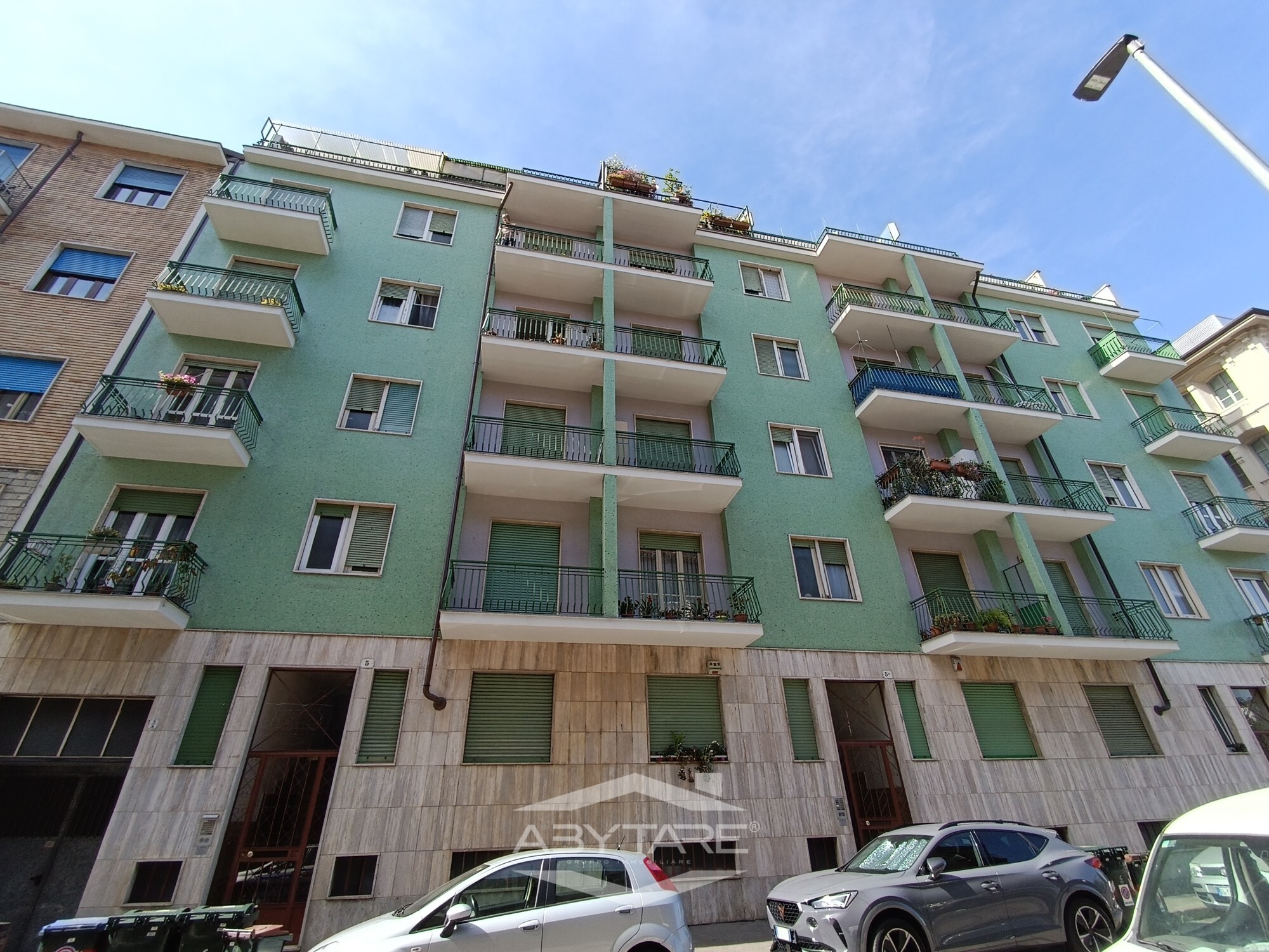 2 LOCALI DA RISTRUTTURARE