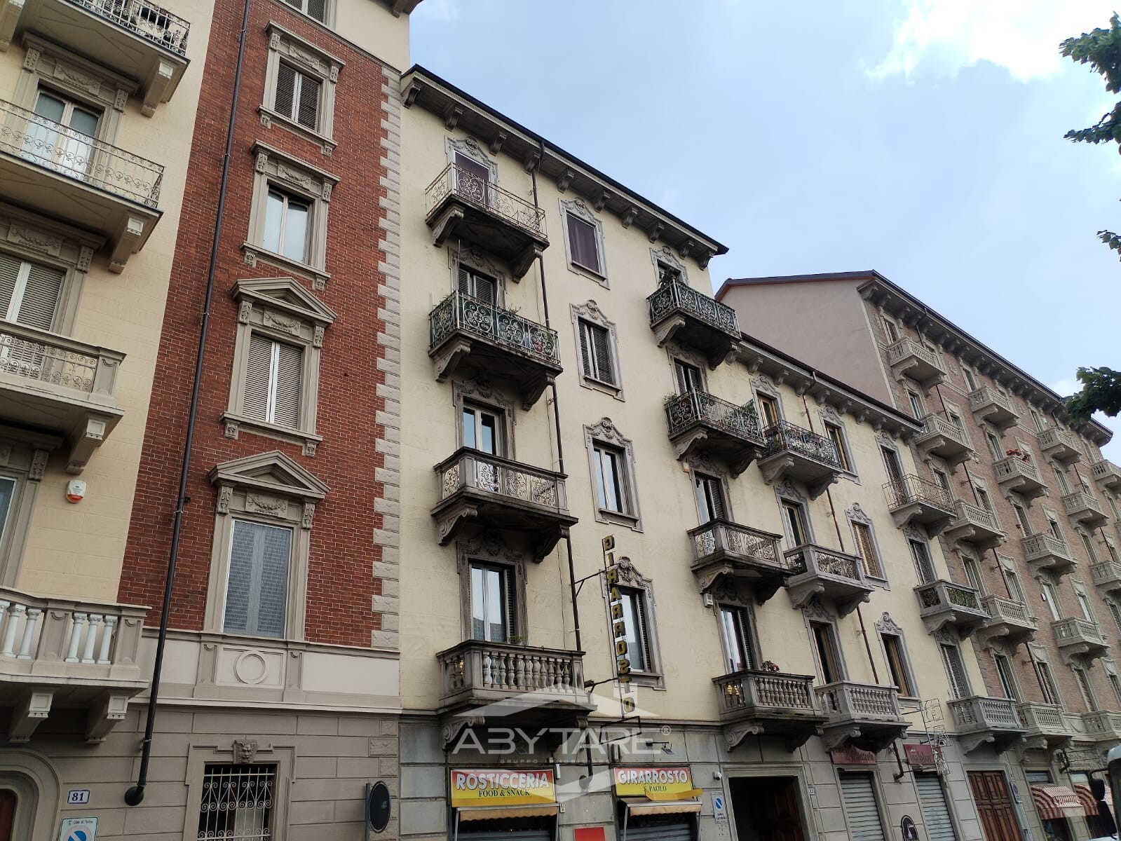 APPARTAMENTO DI 125 MQ CON BOX AUTO ESCLU