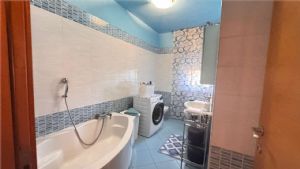 ZONA EST - 7 VANI CON BOX