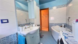 ZONA EST - 7 VANI CON BOX