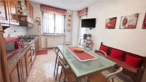 ZONA EST - 7 VANI CON BOX