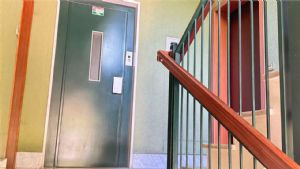 ZONA EST - 7 VANI CON BOX