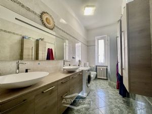 ampio appartamento con il terrazzo vendita Moncalieri Via Lagrange 8