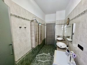 ampio appartamento con il terrazzo vendita Moncalieri Via Lagrange 8