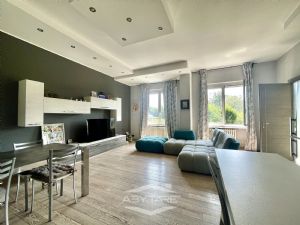 ampio appartamento con il terrazzo vendita Moncalieri Via Lagrange 8