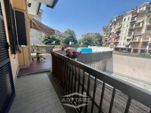 ampio appartamento con il terrazzo vendita Moncalieri Via Lagrange 8