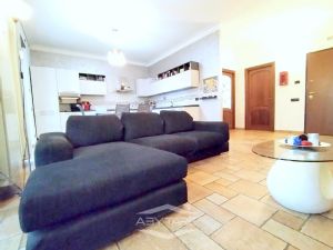 APPARTAMENTO DI 88 MQ CON DOPPI SERVIZI RISTRUTTURATO !