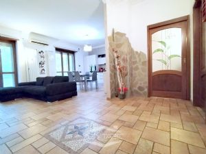 APPARTAMENTO DI 88 MQ CON DOPPI SERVIZI RISTRUTTURATO !
