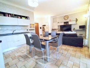 APPARTAMENTO DI 88 MQ CON DOPPI SERVIZI RISTRUTTURATO !