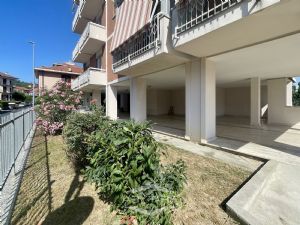 3 locali vendita Moncalieri Via del Ballo 15