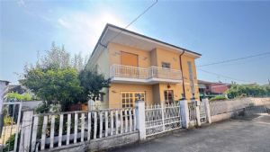 SAN FEDELE-VILLA BIFAMILIARE LIBERA SU 4 LATI