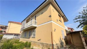 SAN FEDELE-VILLA BIFAMILIARE LIBERA SU 4 LATI