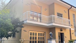 SAN FEDELE-VILLA BIFAMILIARE LIBERA SU 4 LATI