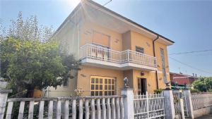 SAN FEDELE-VILLA BIFAMILIARE LIBERA SU 4 LATI